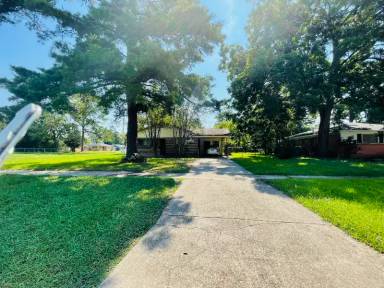 Main picture of 6444 Silverleaf Ave