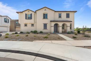 Main picture of 5815 W Warner St