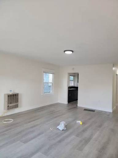 Main picture of 442 E 16th St