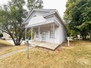 Main picture of 52 N Plum St