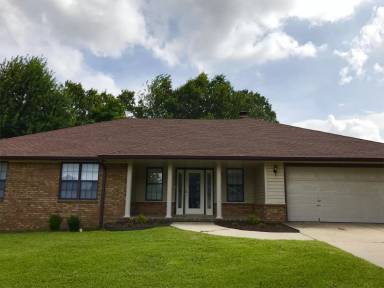 Main picture of 4101 Clark Ave