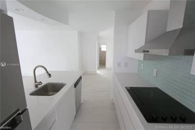 Main picture of 1021 Michigan Ave