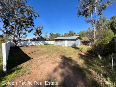Main picture of 15102 Oak Creek Rd