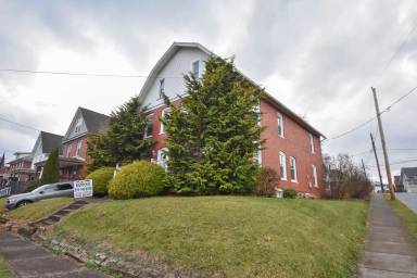 Main picture of 101 S Highland St