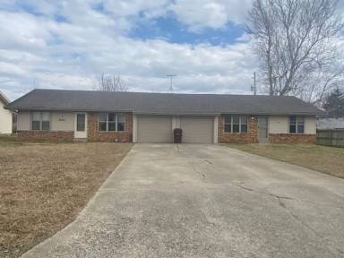 Main picture of 4364 S Glenn Ave