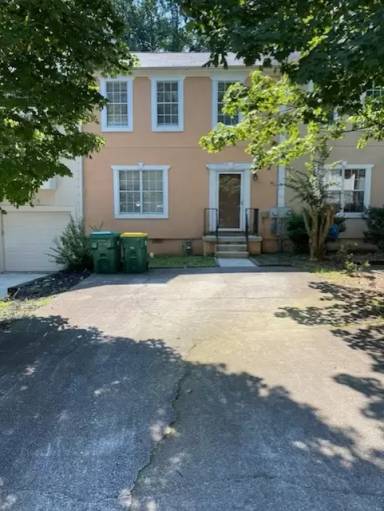 Main picture of 6574 Meadow Green Cir