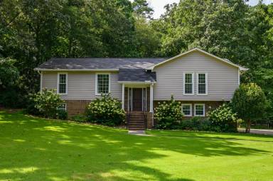 Main picture of 5174 Redfern Way