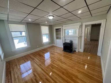 Main picture of 4 Hillside St