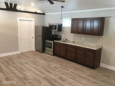 Main picture of 404 Bryson St