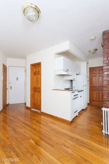 Main picture of 13 E 4th St