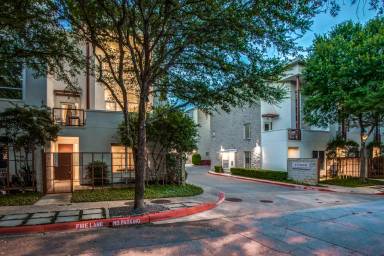 Main picture of 4026 Travis St
