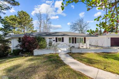 Main picture of 214 E Palmer Dr