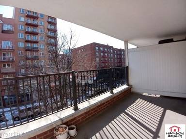 Main picture of Bowne St