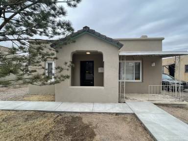 Main picture of Vassar Dr SE