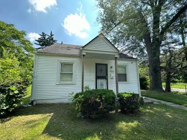 Main picture of 18100 Vaughan St