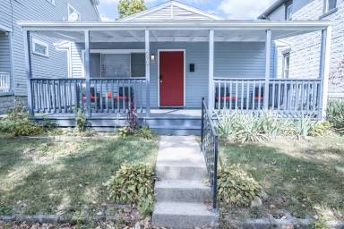 Main picture of 690 Gibbard Ave