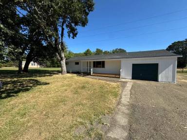 Main picture of 2999 Roberts Creek Rd