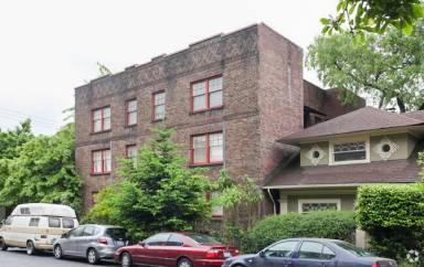 Main picture of 616 E Thomas St