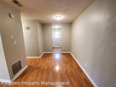 Main picture of 2000 Cambridge Dr