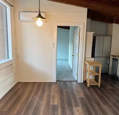 Main picture of 425 Yama St