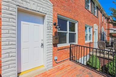 Main picture of 2748 Plainfield Rd