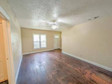 Main picture of 3350 Cherry Dr