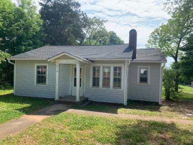 Main picture of 818 Radio Rd