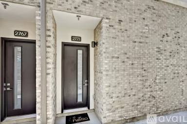 Main picture of 2731 W Stewart Ave
