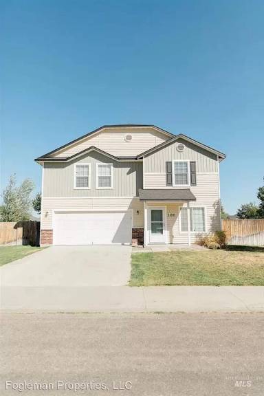 Main picture of 1100 SW Colonial