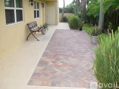 Main picture of 5500 N Flagler Dr