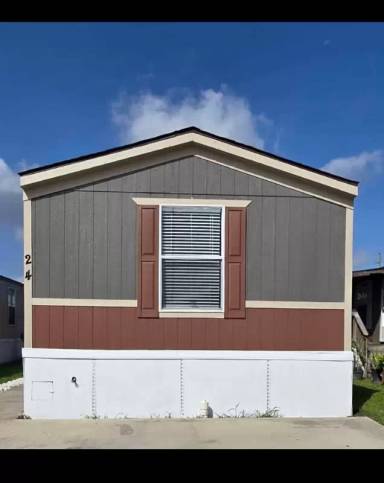 Main picture of 1120 N Vista Dr
