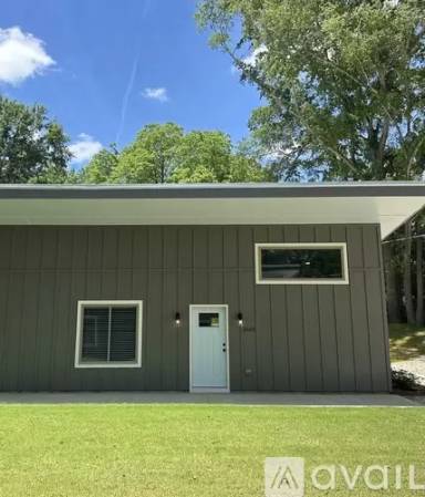 Main picture of 1601 Auburn St