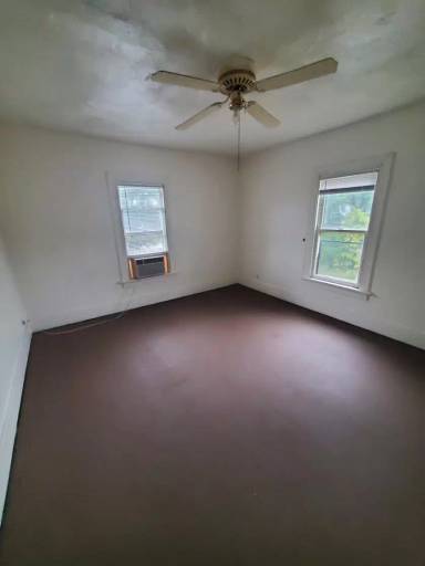 Main picture of 216 1/2 E Washington St