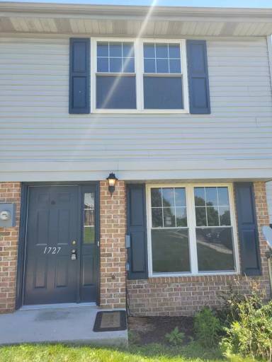 Main picture of 1721 Long Dr