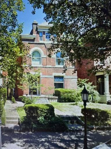 Main picture of 1327 S 2nd St