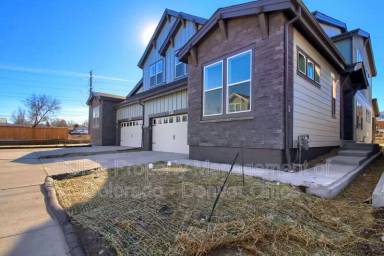 Main picture of 1057 Torrey St