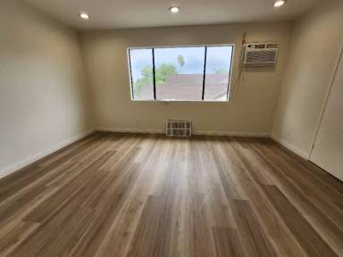 Main picture of 14743 Sylvan St