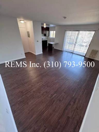 Main picture of 860 W 165th Pl
