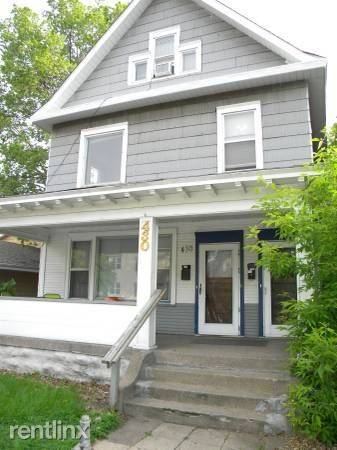 Main picture of 414 8th St SE