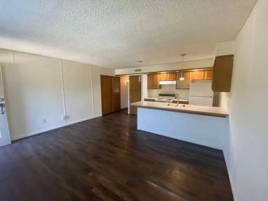 Main picture of 4102 N Drexel Blvd