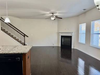 Main picture of 257 Centerview Way