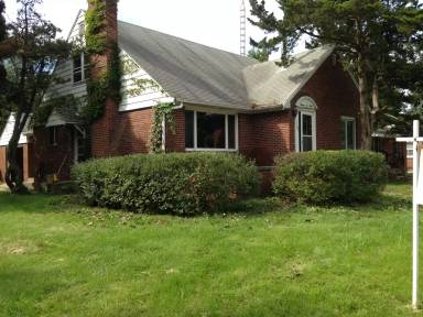 Main picture of 1101 W Springfield Ave