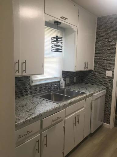 Main picture of 831 S Barlow St