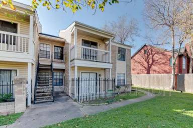 Main picture of Briarwick Condominiums