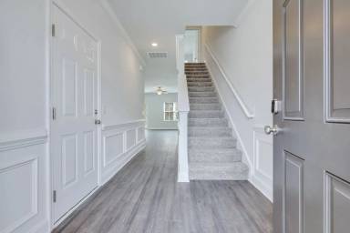 Main picture of 329 Governor Gwinnett Way