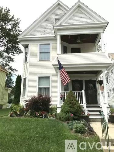 Main picture of 1287 Parkwood Blvd