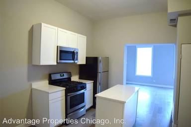 Main picture of 2653 W Division St