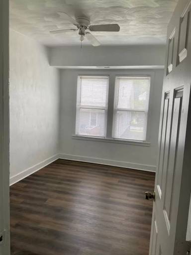 Main picture of 3210 Llewellyn Ave