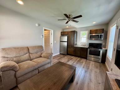 Main picture of 513 Pleasant St