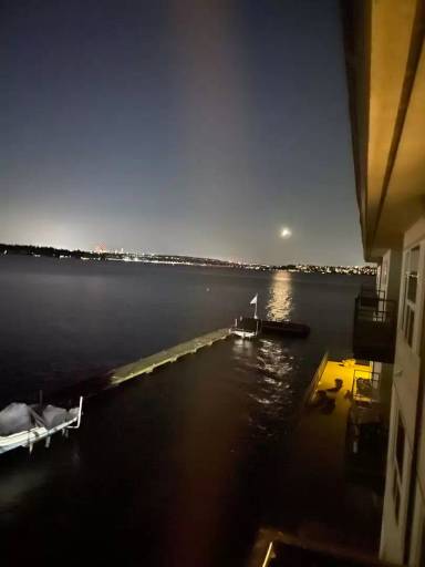 Main picture of 6201 Lake Washington Blvd NE